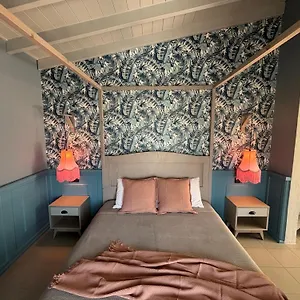 https://palatino.hotelschalkidiki.net
