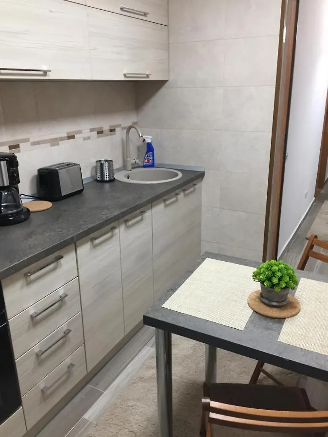 Roby Apartament Bucharest 0*,